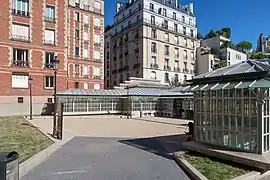 Pavillons d'accès principaux.