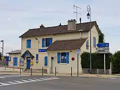 Façade du bâtiment des voyageurs.