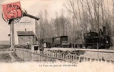 Pinguely 030 T n°5 en gare de Chamvres-Paroy tractant un train mixte.