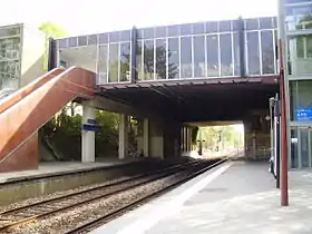 La gare de Chaville-Rive-Droite vue depuis le quai pour Paris Saint Lazare.