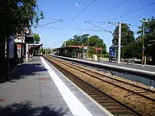 Vue générale des quais depuis celui pour Saint-Cloud et Paris-Saint-Lazare.