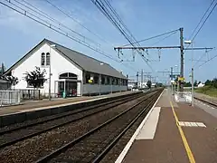 Gare de Genlis vue vers Dijon.