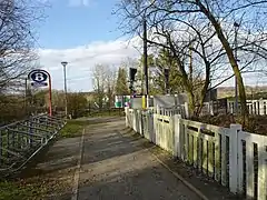 Chemin d'accès à la gare.