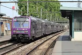 La Z 5663/64 en livrée anniversaire de la SNCFen gare de Javel.