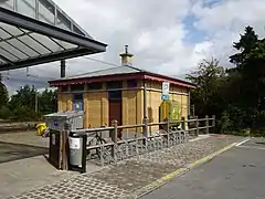 Ancien bâtiment des toilettes.