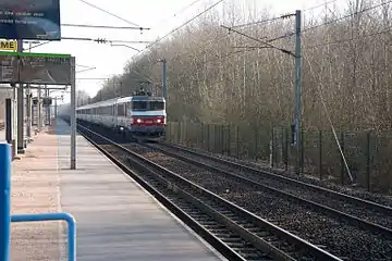 Train sans arrêt.