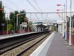 Vue en direction d'Aéroport CDG 2/Mitry - Claye depuis le sud du quai pour Saint-Rémy-lès-Chevreuse.