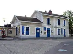 Le bâtiment voyageurs.