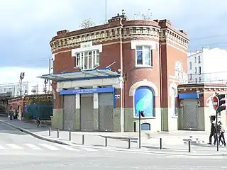 L'ancienne gare de La Plaine-Voyageurs, avant sa reconversion en maison des associations
