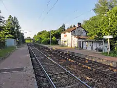 Les quais en direction de Gisors.