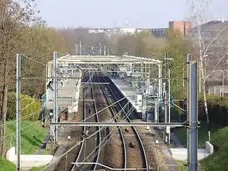 Vue des quais depuis le pont du boulevard de la Malvoisine, à l'ouest de la gare.