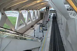 Vue intérieure de la gare, avec l'emplacement pour une quatrième voie, côté Est.