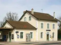 Le bâtiment historique de la gare, toujours en service.