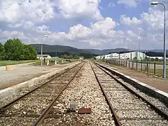 La gare, direction Bellegarde, également en juin 2005.