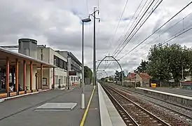 Le quai direction Bordeaux-Saint-Jean avant son extension à l'ajout de la voie vers Macau.