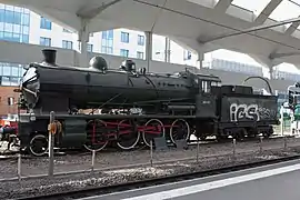 La locomotive 140 C 313, exposée dans la gare.