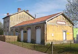 Ancien bâtiment voyageurs.