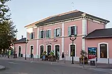 Photographie en couleurs de la gare de Rumilly.