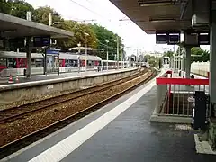 Le quai de gauche esten règle générale pourLa Défense et Paris-Saint-Lazare.