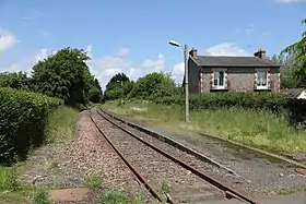 Vue de la voie unique en gare de Saint-Julien (France).