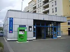 L'entrée nord de la gare en 2011, avant les travaux du métro.