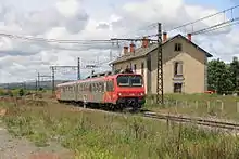 La Z 7508 passe sans arrêt en direction de Saint-Flour - Chaudes-Aigues en 2011.