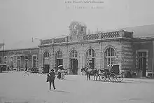 Le bâtiment voyageurs de la gare de Tarbes, vers 1900
