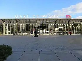 Façade de la gare de Vichy