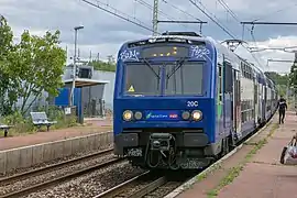 Une rame Z 5600, en 2019, en gare de Villabé, en direction de Juvisy.