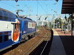 un train stationne a Pontoise