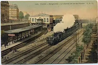 Gare des Batignolles au début du XXe siècle. La ligne d'Auteuil est à gauche au bord de la marquise.