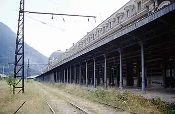 Voies et quais de la gare de Canfranc, côté français en septembre 1994.