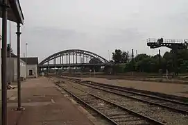 Les quais de la gare en direction de Dijon.