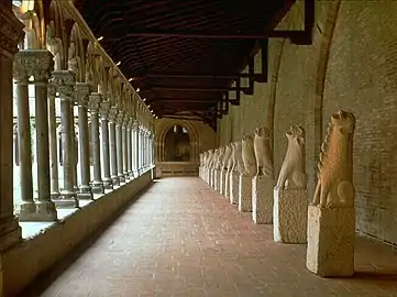 La galerie des gargouilles (musée des Augustins).