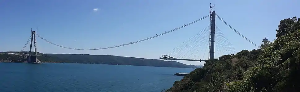 construction d'un pont autoroutier et ferroviaire, vers Istanbul