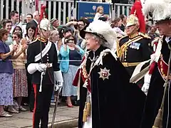 La reine Élisabeth II, souveraine de l'ordre de la Jarretière, et le prince Philip.