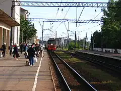 Arrivée d'un train en gare.