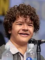 Gaten Matarazzo interprète Dustin Henderson.