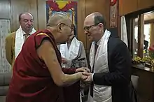 André Gattolin et le Dalaï Lama, le 21 mars 2016 à Dharamsala.