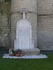 Le monument aux morts.