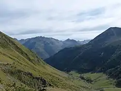 Basse vallée et gave de Cestrède. En fond le massif du Néouvielle.