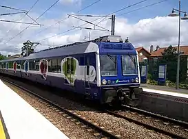 Train de la GCO à Mareil-Marly.