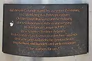 Plaque commémorative de l'ancien siège de la préfecture sur Alexanderplatz marquant le souvenir de la révolte spartakiste de janvier 1919 et des militants antifascistes allemands ou étrangers torturés et tués dans ses locaux entre 1933 et 1945.