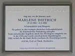 Plaque commémorative sur la maison natale de Marlene Dietrich.