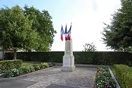 Le monument aux morts.