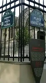 Devant l'église Notre-Dame-de-Compassion de Paris.