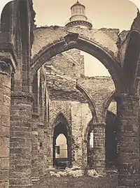 Ruines de Saint-Mathieu.