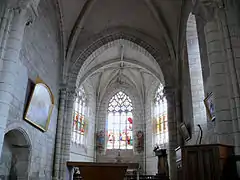 Vue intérieure du chœur d'une église