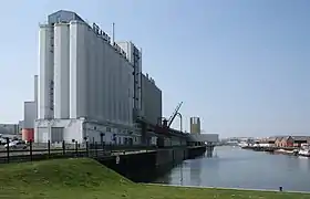 Silos desGrands Moulins de Paris.