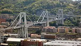 Pont Morandi à Gênes en 2012, six ans avant sa rupture.